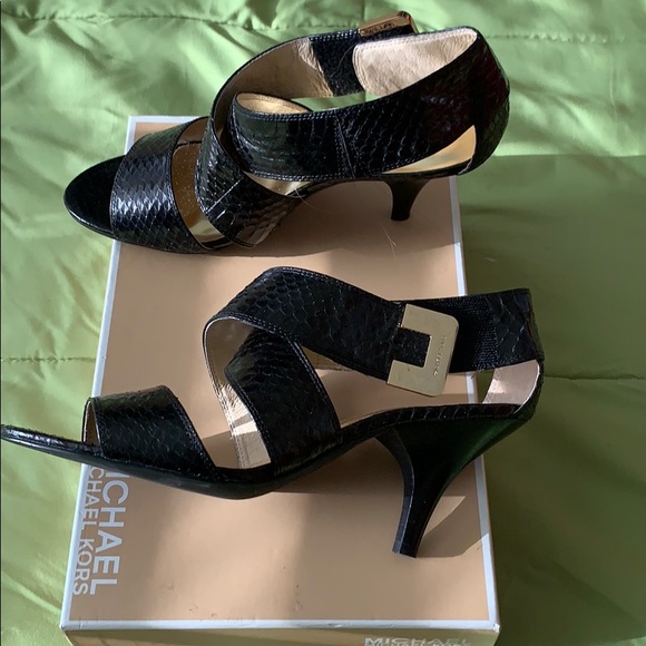 Shoes - Picture 1 of 3